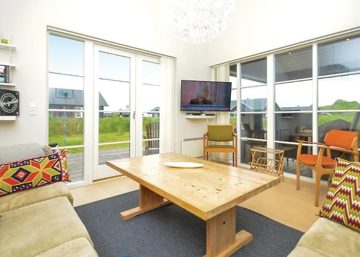 Сasa de vacaciones Three-bedroom In *