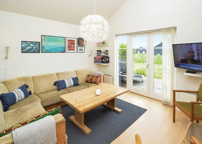 Three-bedroom In Nysted